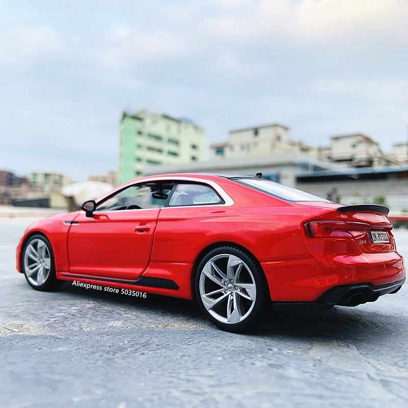 Car Model 1:24 Audi RS5 RAD