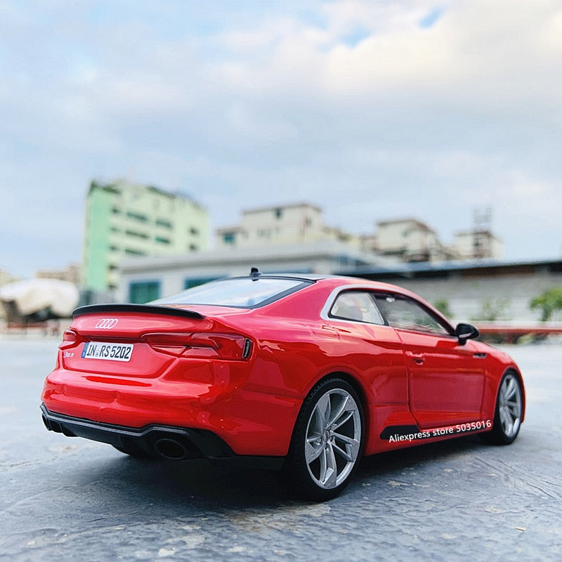 Car Model 1:24 Audi RS5 RAD