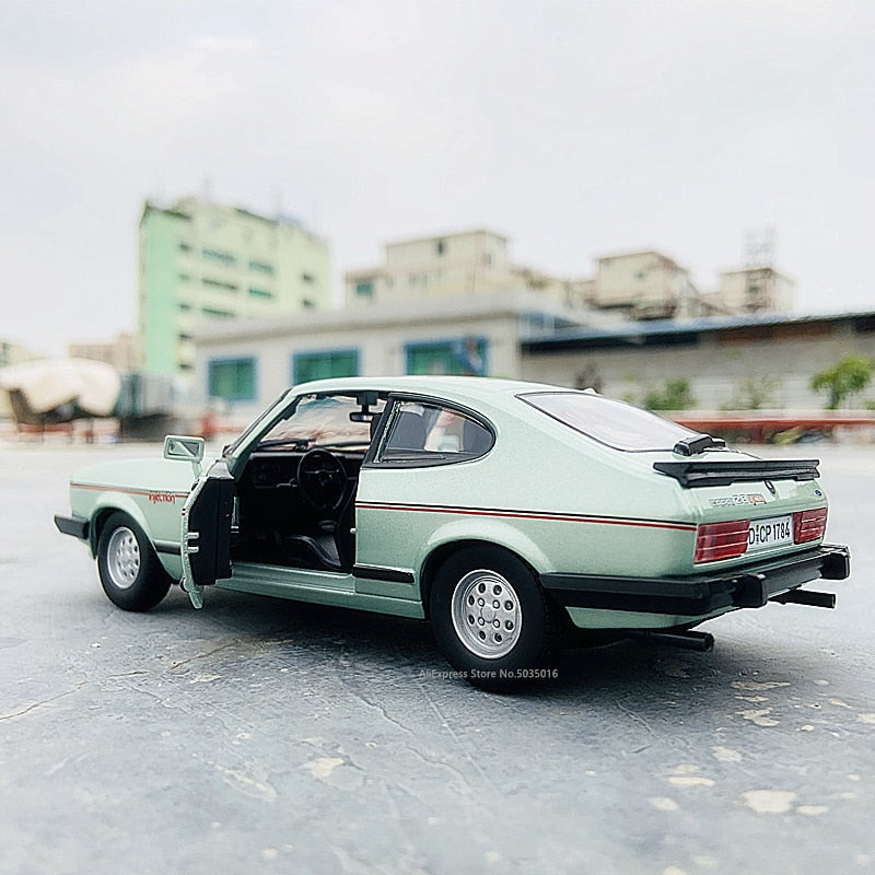 Car Model 1:24 1982 Ford Capri