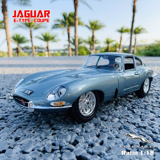 Car Model 1:18 Jaguar E-type Coupe classic